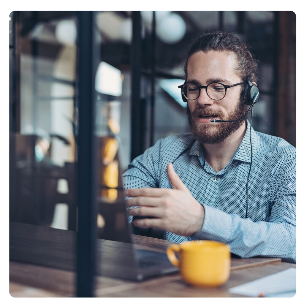 technology help desk worker