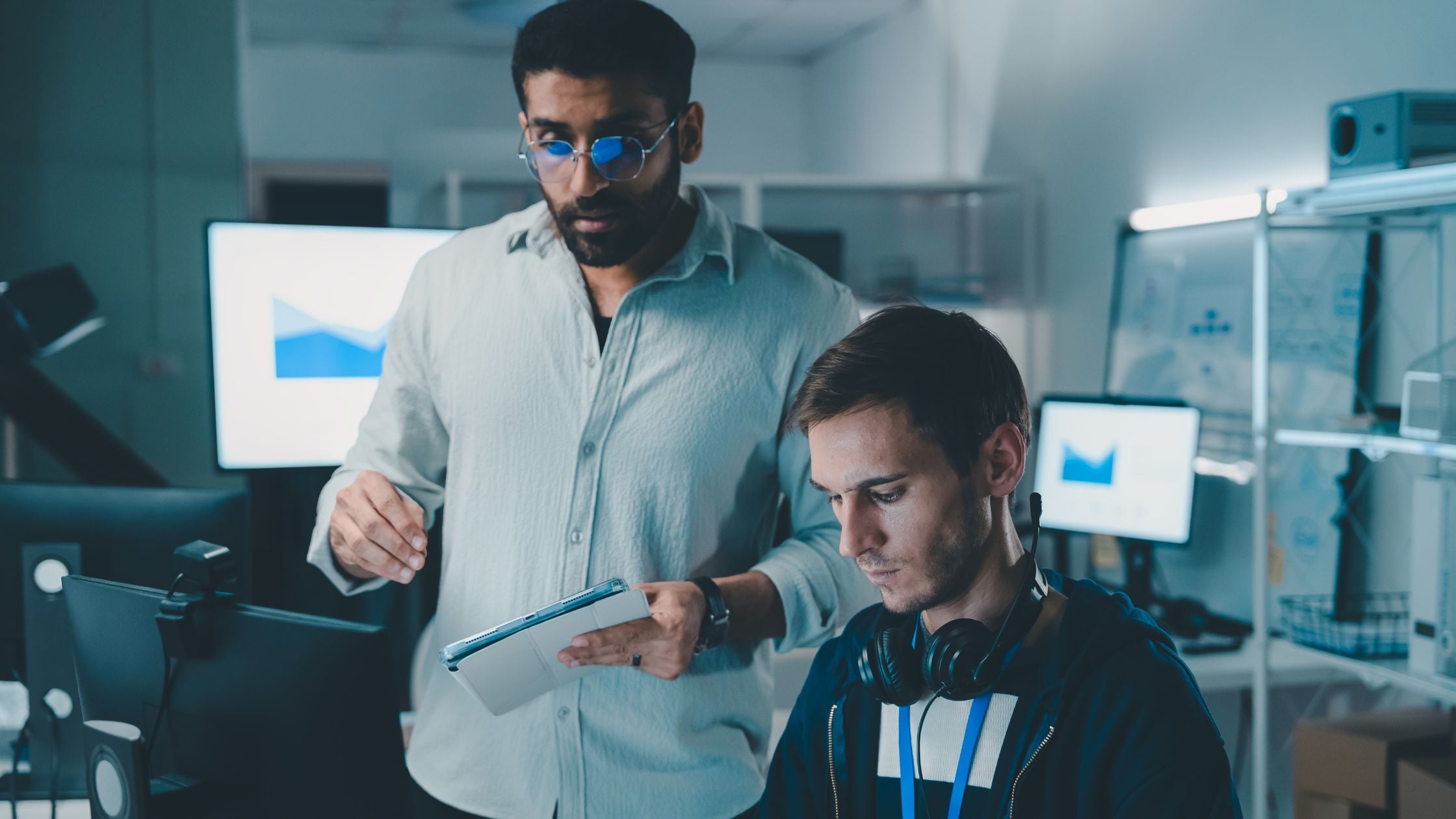 Top 30 managed It service providers featured image of IT workers